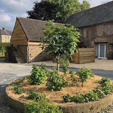 Gite De L'Hotel Castel Couvains  Kültér fotó