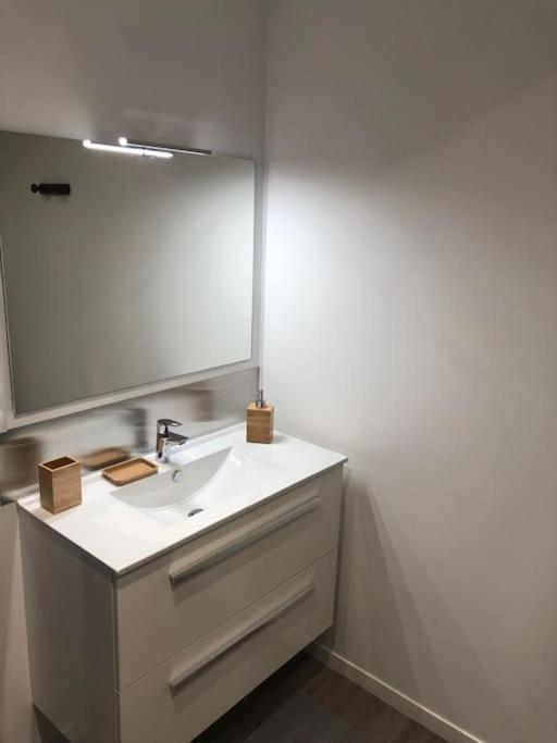 Gite De L'Hotel Castel Couvains  Kültér fotó