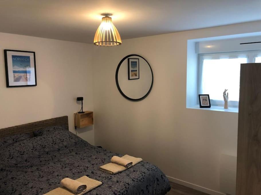 Gite De L'Hotel Castel Couvains  Kültér fotó
