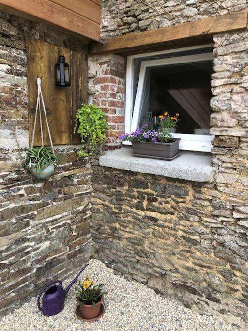 Gite De L'Hotel Castel Couvains  Kültér fotó